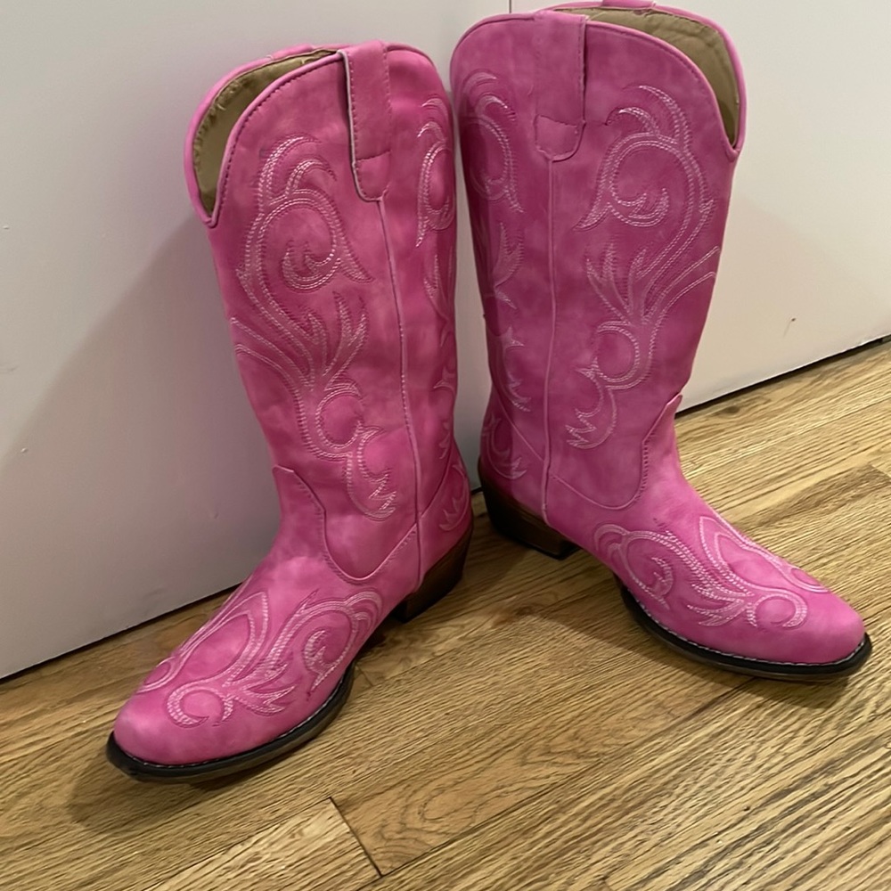 WORN ONCE pink cowboy boots 💗
